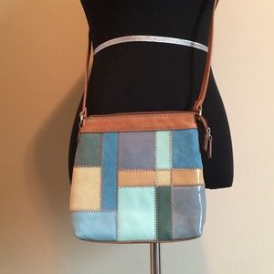Patchwork fossil crossbody purse 💙